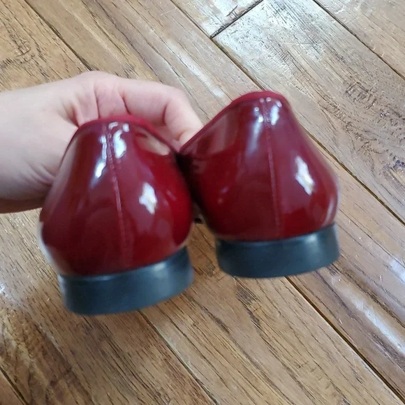 Stuart Weitzman Pointy Red Patent Flats - Picture 4 of 9